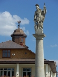 Narol, kolumna św. Floriana na rynku.