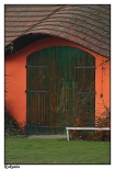 Kokanin - zabytkowa stodoła z początków XX wieku znajdująca się na  terenie przykościelnym