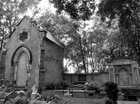 Poniemieckie grobowce-mauzolea na miejskim cmentarzu