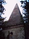 Piramida w Krynicy niedaleko Krasnegostawu