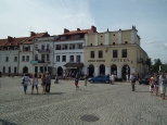 kolorowe kamieniczki w rynku - Kazimierz Dolny