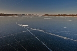 Jezioro Krzywe w zimowej szacie.