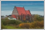 Koło - gotycki kościół Podwyższenia Świętego Krzyża _ widok z wału Warty