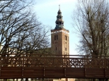 Strzelista wieża XIV-wiecznej kolegiaty św. Piotra i Pawła