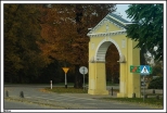 Milicz - brama wjazdowa  dworska  z 1815 roku