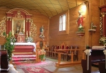 Wnętrze drewnianego kościoła w Szalszy