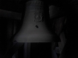 stary przestrzelony dzwon