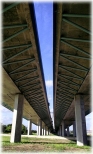 pod mostem AOW