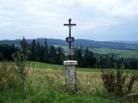 Samotny krzyż nagrobny przy Zakopiance