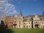 Pałac Strachwitzów w Krowiarkach