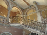 Wnętrza pałacu w Krowiarkach-klatka schodowa
