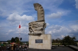 Bitwa pod Mokr. Rekonstrukcja 2014. Pomnik upamitniajcy bitw, wzniesiony 05. 05. 1975 r.