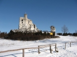 Zamek w Mirowie zimą