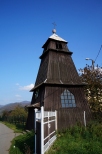 Drewniana dzwonnica z 1933 r. w Tresnej