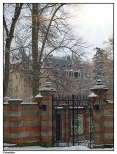 Gouchw - zamek widziany od strony bramy wjazdowej