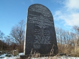 Pomnik na terenie kirkutu na Wieniawie
