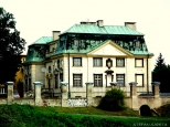 Pałac letni Lubomirskich w Rzeszowie - zabytkowa, późnobarokowa rezydencja z elementami rokoka.