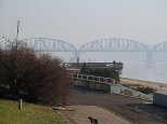 Most kolejowy we mgle
