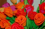 Papierowe tulipany - prawdziwy kunszt ludowych artystek. Lipniki
