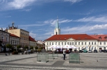 Rynek w Owicimiu. W dali Kamienica lebarskich  wzniesiona w XIX w.
