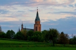 Kościół za wzgórzem