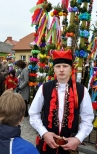 Uczestnik jarmarku i konkursu palm w Lipnicy