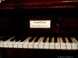 Muzeum Dwr w Stryszowie - stary fortepian z tamtych lat