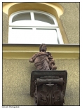 Ostrw Wielkopolski -  XIX wieczna kamienica aptekarza Mierzejewskiego, secesyjna, z rzeb Eskulapa