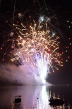 Pokaz fajerwerków na jeziorze nyskim