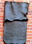 Pamitkowa tablica na dziedzicu Ratusza
