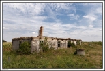 Strzyew - ruiny starego drewnianego domu przy ul. Kolonia