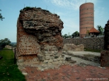 ruiny zamku krzyżackiego z XIII w. zniszczony w 1945r.