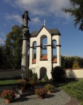 dzwonnica przy kościele Nawiedzenia NMP