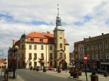 Ratusz i rynek w Boguszowie-Gorcach