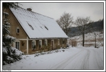 : Kudowa Zdrj - w zimowej szacie _ wiekowy dom w Pstrnej