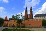Opole - Opolska Katedra i odrestaurowane  mury miejskie