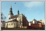 Kalisz - sanktuarium św. Józefa _ z prawej baszta Dorotka