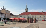 Rynek w Owicimiu z widokiem na kamienic lebarskich.