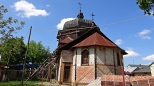 Dawna cerkiew greckokatolicka wzniesiona w w 1925 roku w miejscu poprzednich, z których pierwsza unicka powstała w 1654 roku. W latach 1947 - 1989  wykorzystywana jako magazyn. Rozpoczęte ostatnio prace remontowe zostały przerwane.