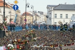 Krakowskie Przedmieście 12 Kwietnia, przed Pałacem Prezydenckim