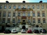 Zamek w Rydzynie , barokowa rezydencja Leszczyńskich herbu Wieniawa z 1682-1695r. Pierwotnie gotycki zamek Rydzyńskich z XVw.