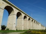 XIX-wieczny wiadukt kolejowy na rzece Bbr