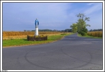 Kretków - figura M.B stojący przy skrzyżowaniu dróg Kretków - Lisewo