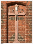 Zbiersk - kościół p.w. św. Urszuli, krzyż na murowanym prezbiterium
