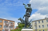 Strzelce Opolskie - Pomnik myśliwego na rynku