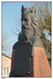 Golina - pomnik Kazimierza Wielkiego na palcu nazwanym jego imieniem