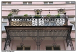 Ostrów Wielkopolski - jeden z wielu pięknych balkonów na ul. Kolejowej