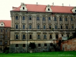 Opactwo cysterskie w Lubiążu - jeden z największych zabytków tej klasy w Europie będący jednocześnie największym opactwem cysterskim na świecie.Arcydzieło śląskiego baroku.