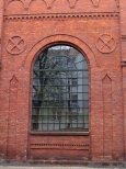 Okno jednej z hal