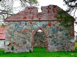 Ruiny kocioa wczesnogotyckiego w Ounej.Okolice Koobrzegu.